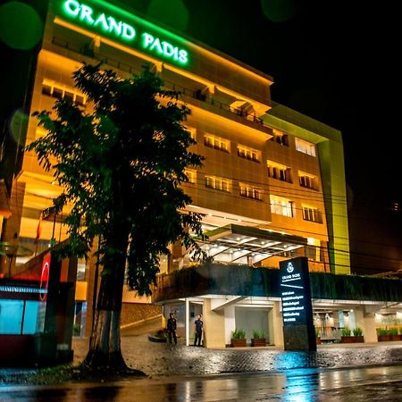 Grand Padis Hotel Bondowoso Exterior photo